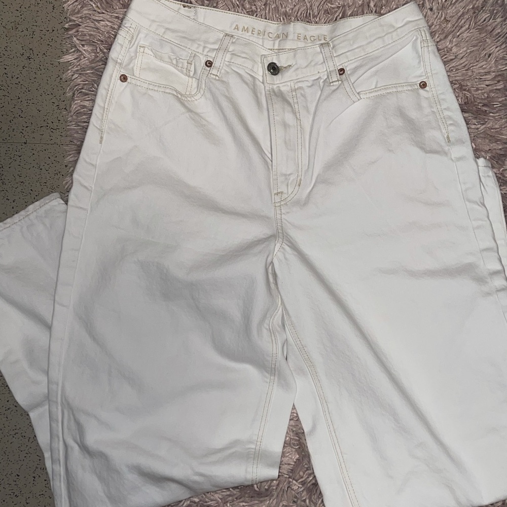 American Eagle relaxed mom jean